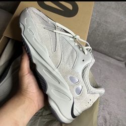 Yezzy 700