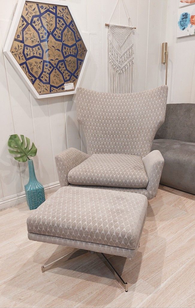 ⭐️West Elm Hemming Swivel Chair and Ottoman ⭐️