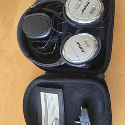 Bose Quiet Comfort 3 headphones