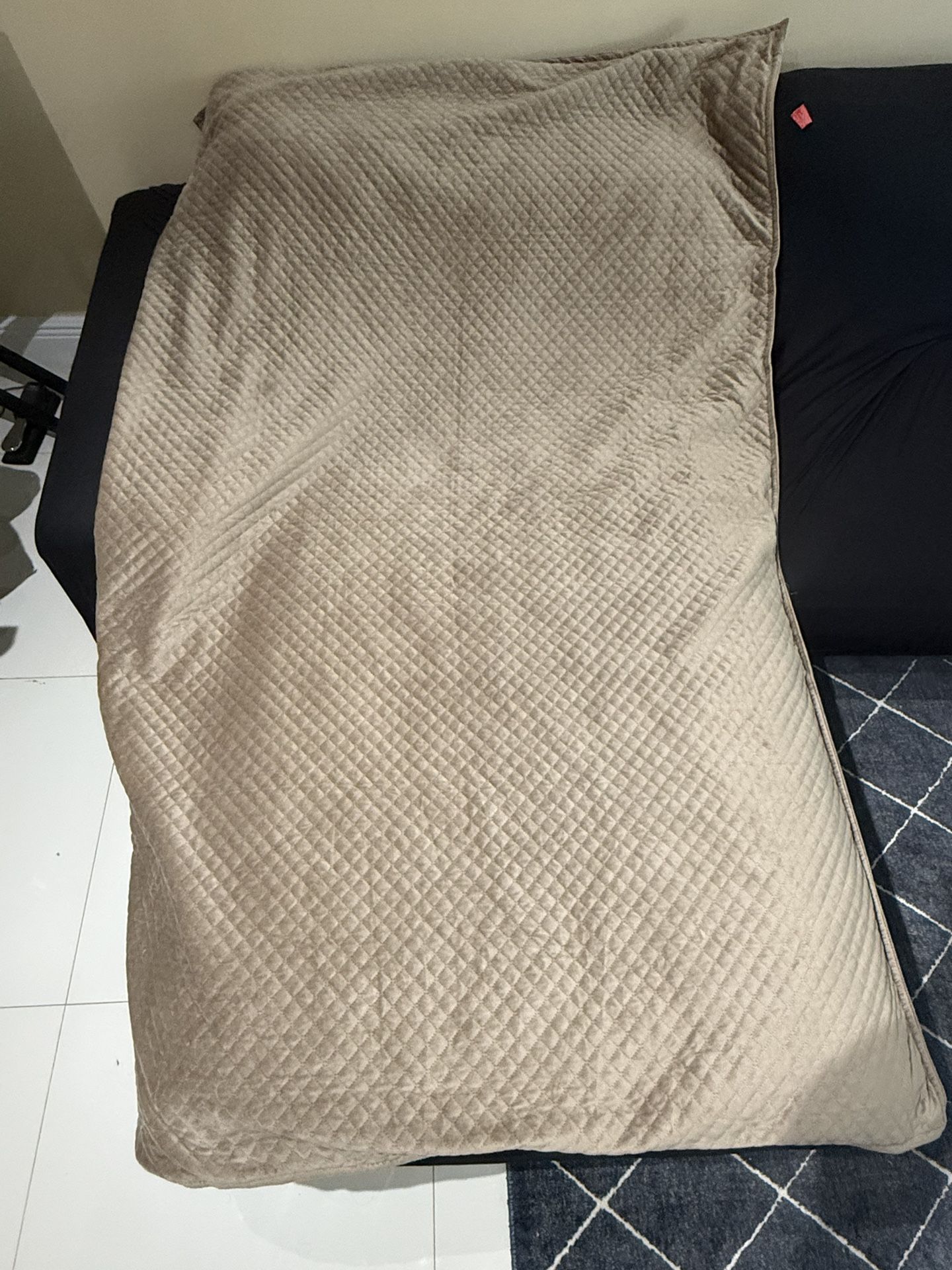 Costco Weighted Blanket (6’ X 4’)