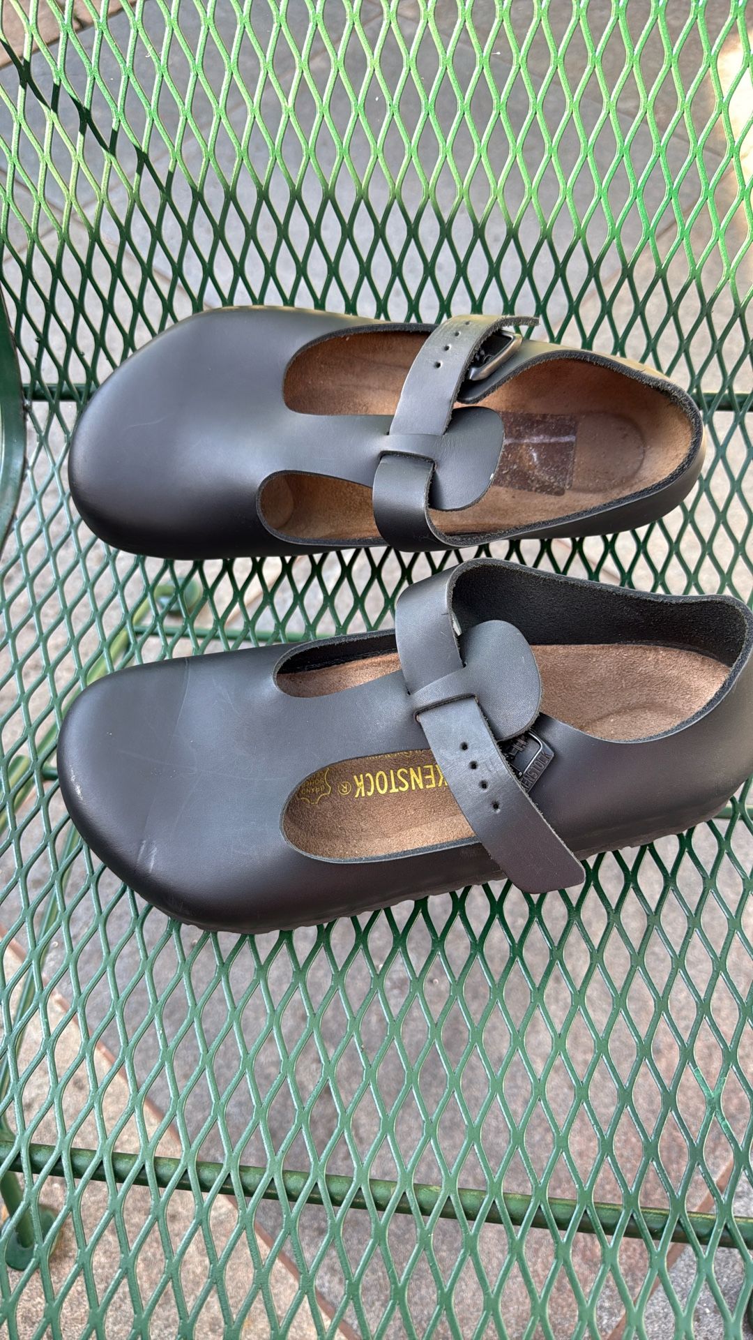 Birkenstock Black Leather Size 9.