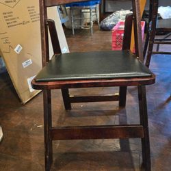 20  Folding Chairs