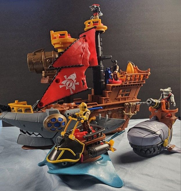 2015 Mattel Fisher Price Imaginext Shark Bite Pirate Ship + Mega Mouth Shark + Pirate Stingray