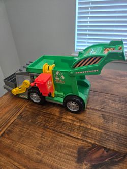 Maxx Action 3-in-1 Recycling Garbage Truck + Trash Bin