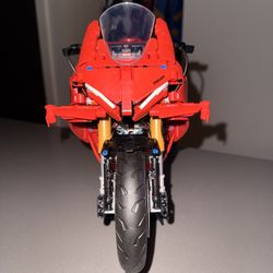 Ducati Panigale V4 Lego Set