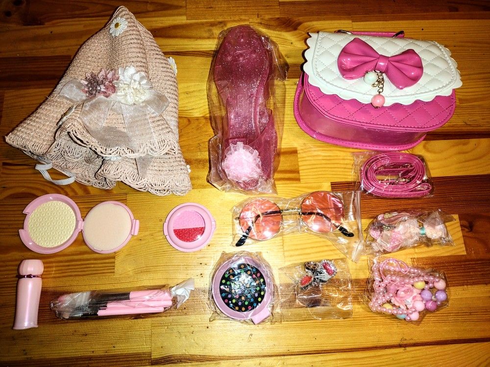 NEW Pretty In Pink Blush Little Girl Dress Make Up Kit