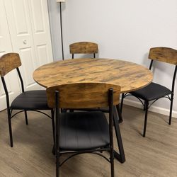 Round Table (4 Chairs Included) 