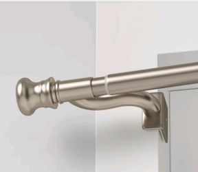 SE PONEN  VENTILADORES ,ESTANTES Y CORTINAS