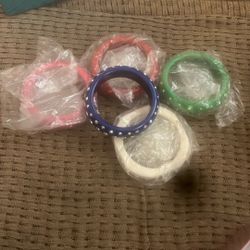 Bracelets 