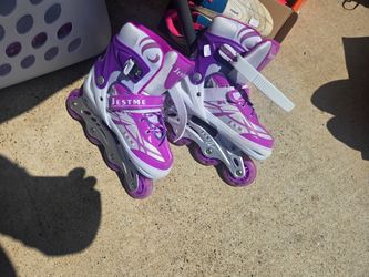 Girl's roller blades
