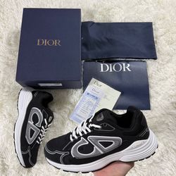 Black and White Dior B30 - Size 10