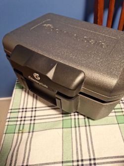 New sentry safe 15x10x7