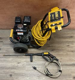 Dewalt 3600 PSI GPM Gas Pressure Washer
