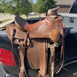 Roping Saddle