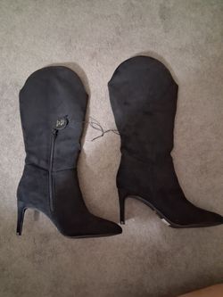 New black boots size 8