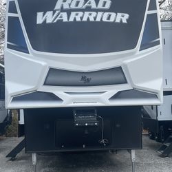 2022 Road Warrior 3965RW