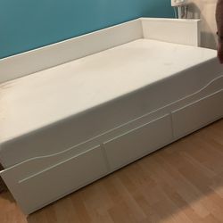 Trindle day Bed-white