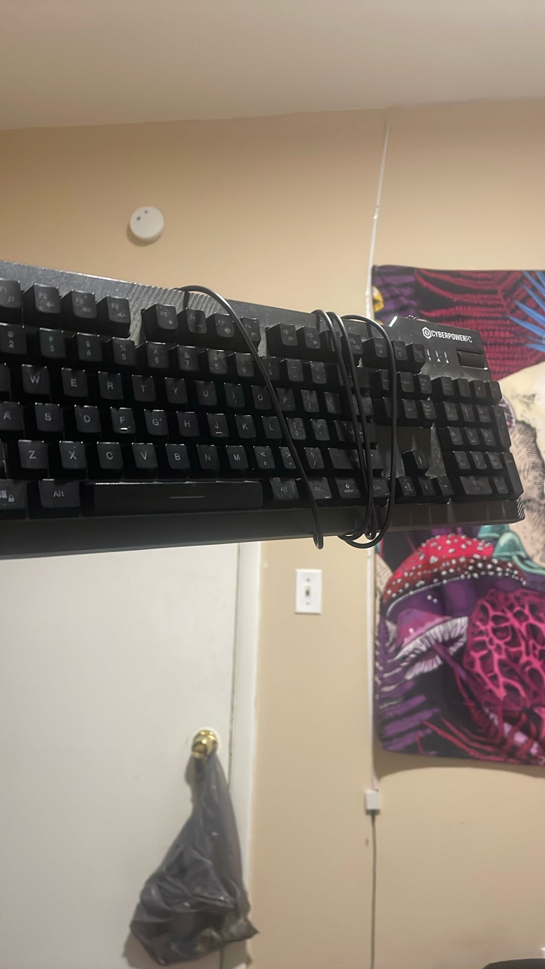 CYBERPOWERPC KEYBOARD WITH VOLUME WHEEL