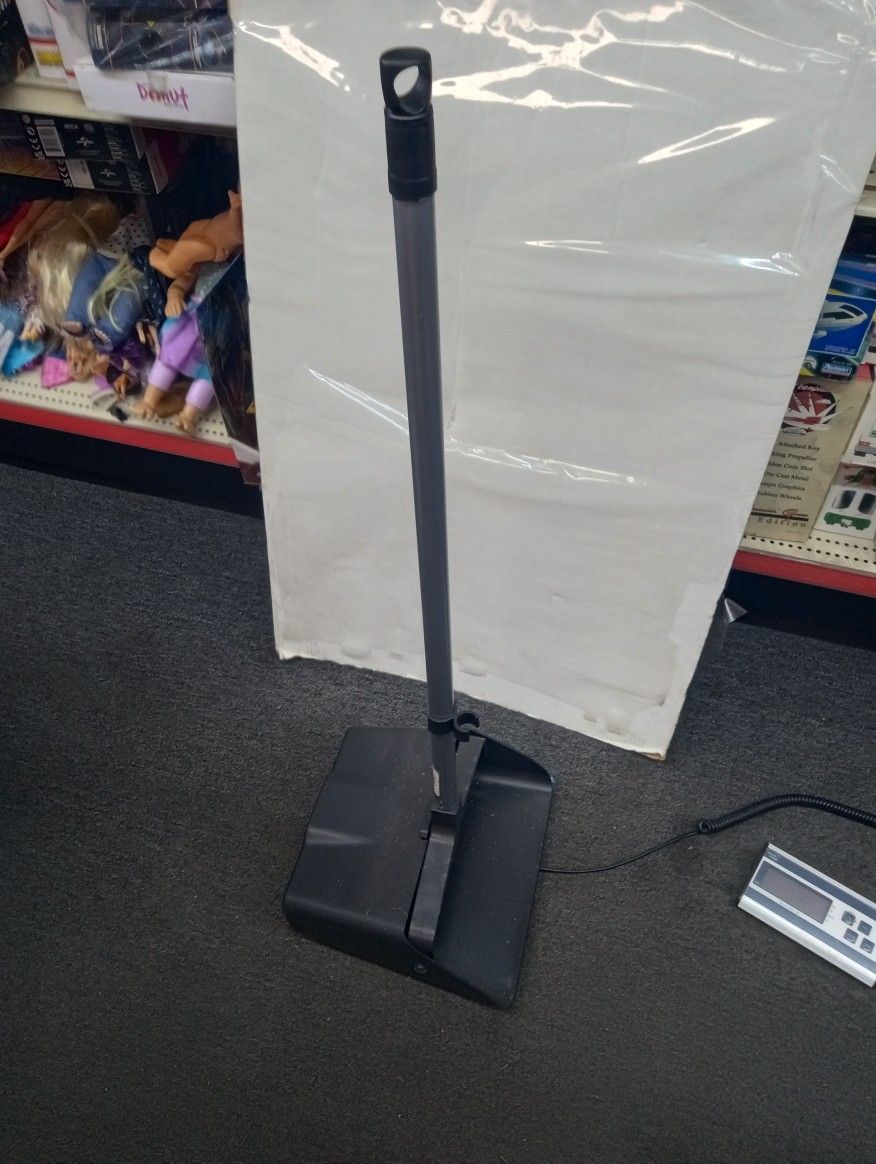 Long Handle Plastic Lobby Dust Pan