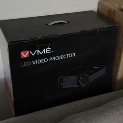 Brand new led projector HDMI USB VGA pro white model new