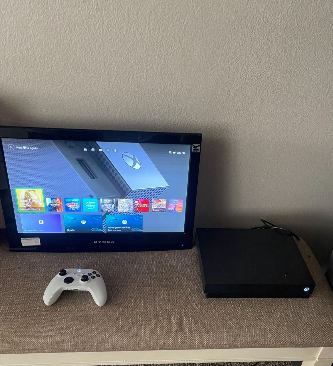 Xbox One X 1TB With HDMI Cable Power Cable And One Wireless Controller 