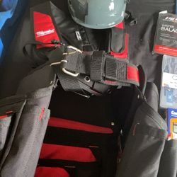 Construction belt + hard hat