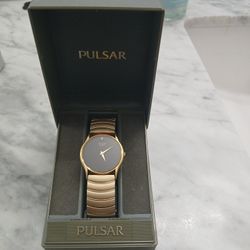 Men's Pulsar Watch Has Box Works Beautiful Just Need The Battery Vintage