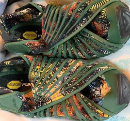 Vibram Women’s Wrap shoes size 8
