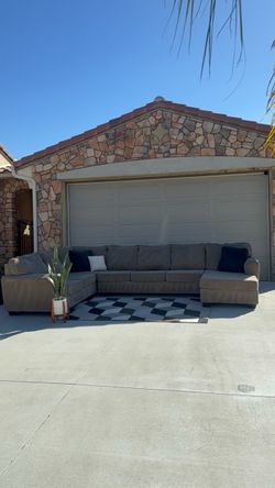 🩶DELIVERY AVAILABLE! CUTE U SHAPED MODERN SECTIONAL SOFA W CHAISE!