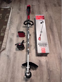 BRAND NEW TORO FLEX -FORCE 60 -VOLT MAX MULTI HEAD 14"-16"-IN STRAIGHT SHAFT BATTERY STRING TRIMMER ATTACHMENT CAPABLE . CHARGER AND BATTERY 60V. 2.5
