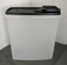 Tupperware Cereal Container Keeper 1588B-1 Black Lid 1590-1 EUC