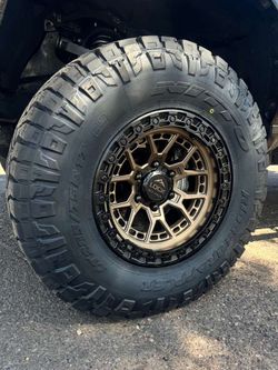 17x9 Commando Lock Off-road Rims and tires 285/75/17 Nitto Ridge Grappler