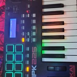 Akai MPK 225