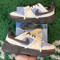 Travis Scott Zoom Field Leche Blue