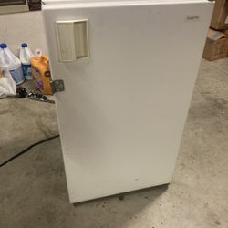 Mini Fridge With Freezer