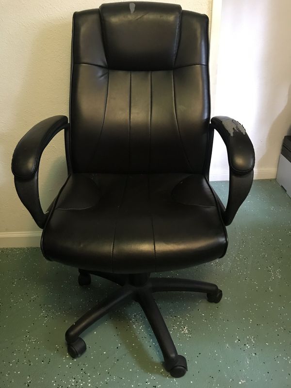 Black office chair with arms adjustable for Sale in Houston, TX OfferUp