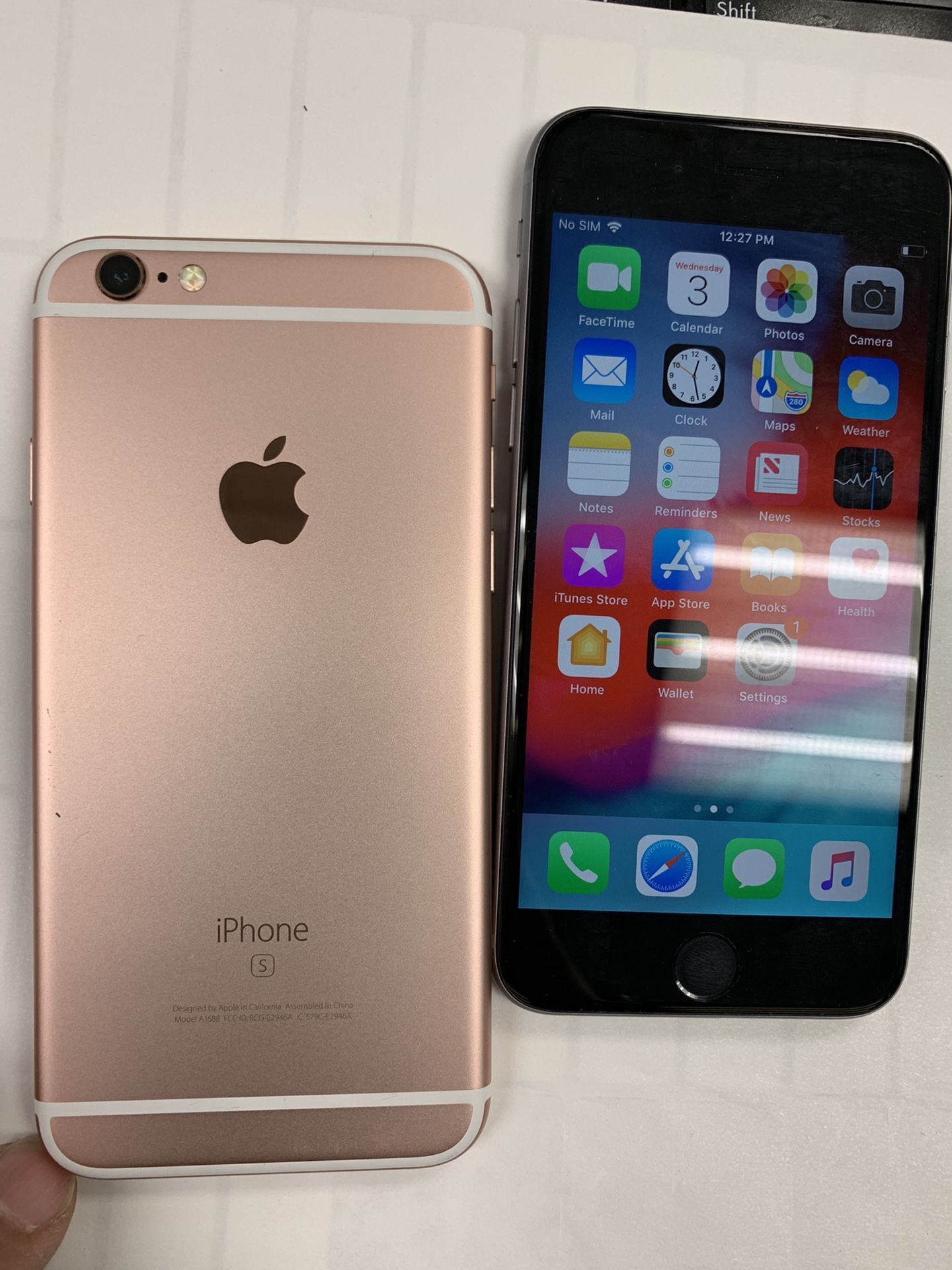 Factory Unlocked Apple iPhone 6s , Sold with warranty 