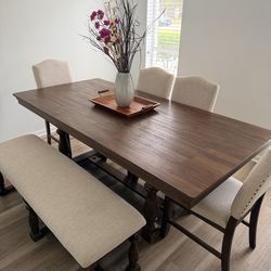Dining Table Set for 6 – Excellent Condition
