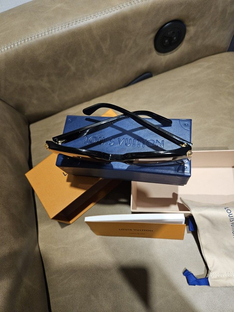 Genuine Louis Vuitton Sunglasses 