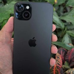 iPhone 15 PLus 128GB Unlocked
