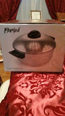 Stainless steel pot with pasta strainer. $14. Make Offer! 