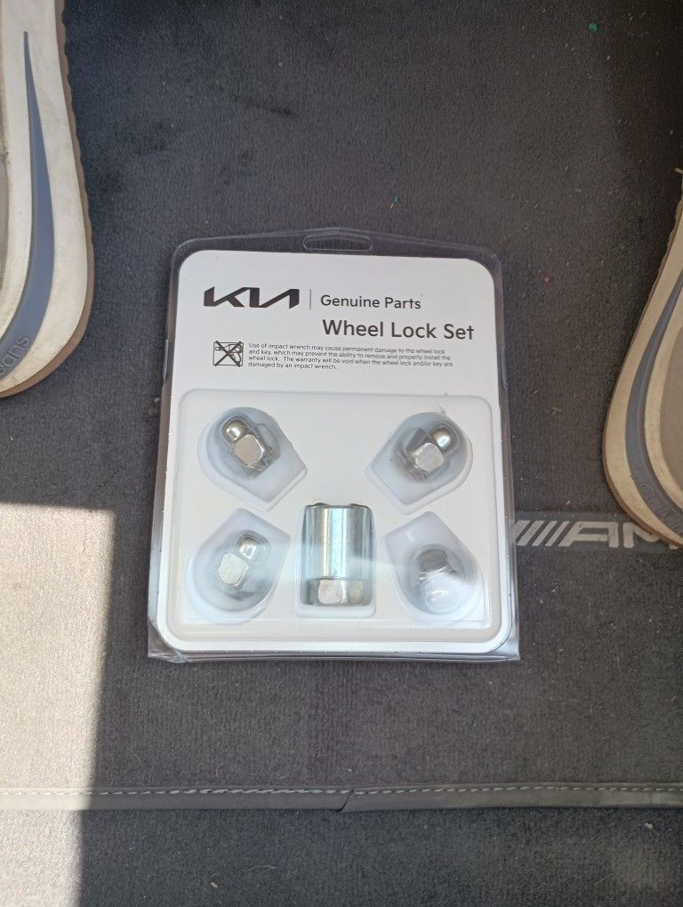 KIA Wheel Lock Set ( Genuine parts )