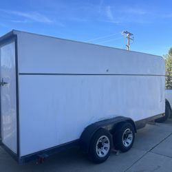2000 Enclosed Trailer 