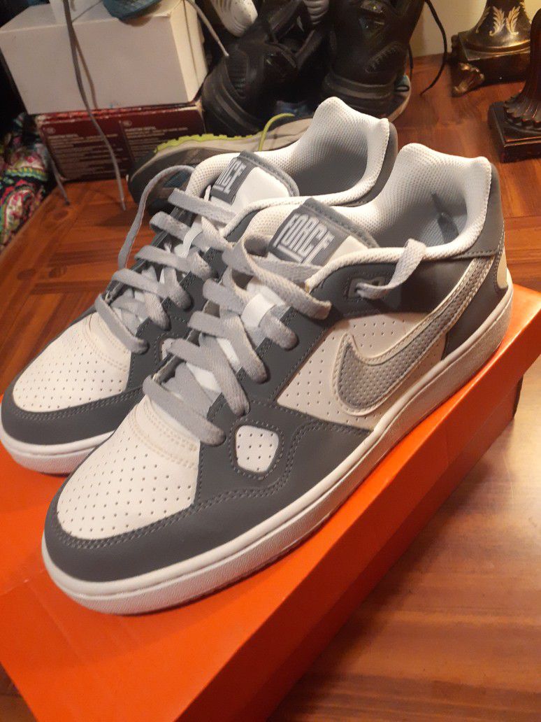 Nike Airforce 1 Gray And White