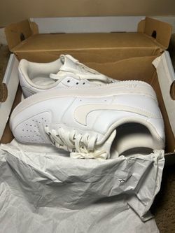 White Nike Air Force 1