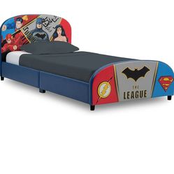 Delta Children Upholstered Twin Bed DC Comics Justice League