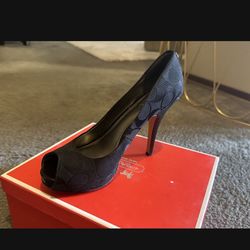 Size 8 Coach Aldis Black Heels 