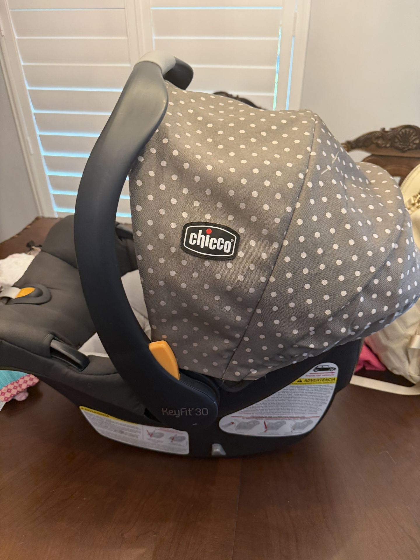Chicco Keyfit 30 Car Seat And Base