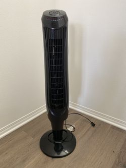 Intertek 40 in Oscillating Tower Fan with Remote