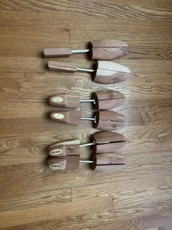 Wooden shoe trees